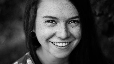 How to Look Naturally Beautiful Without Makeup